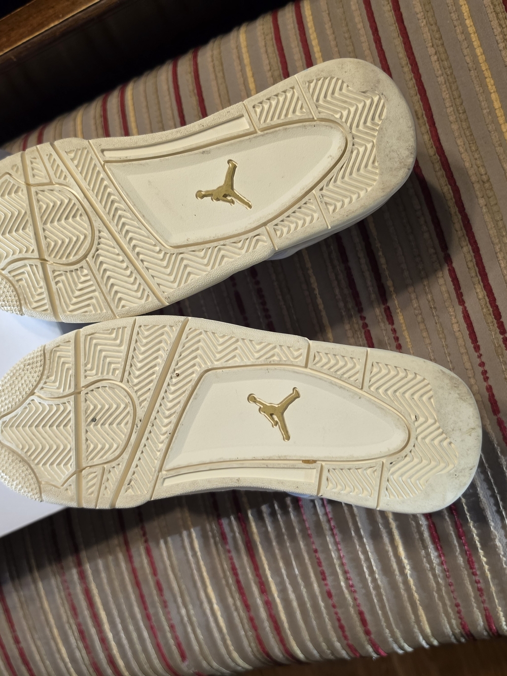AIR Jordan Women's White and Gold Sneakers SIZE 8 USED ONCE. IN GREAT CONDITION - Picture 9 of 16